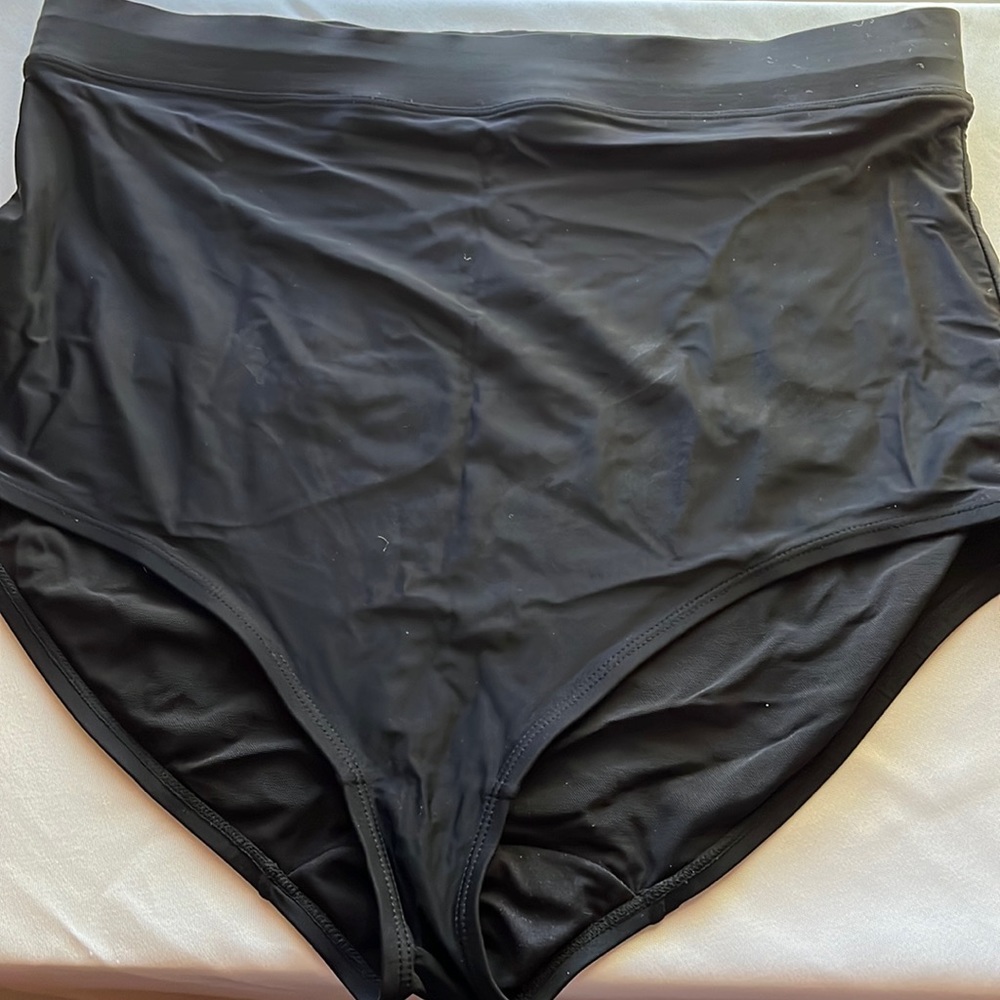 Cacique swim bottom